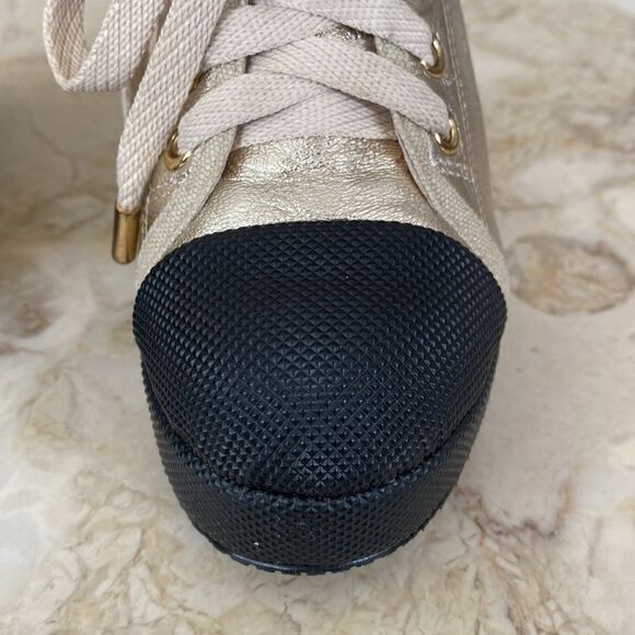 L.A.M.B Denver Gwen Stefani Gold Monogram Leather  Platform Sneakers - Picture 9 of 16